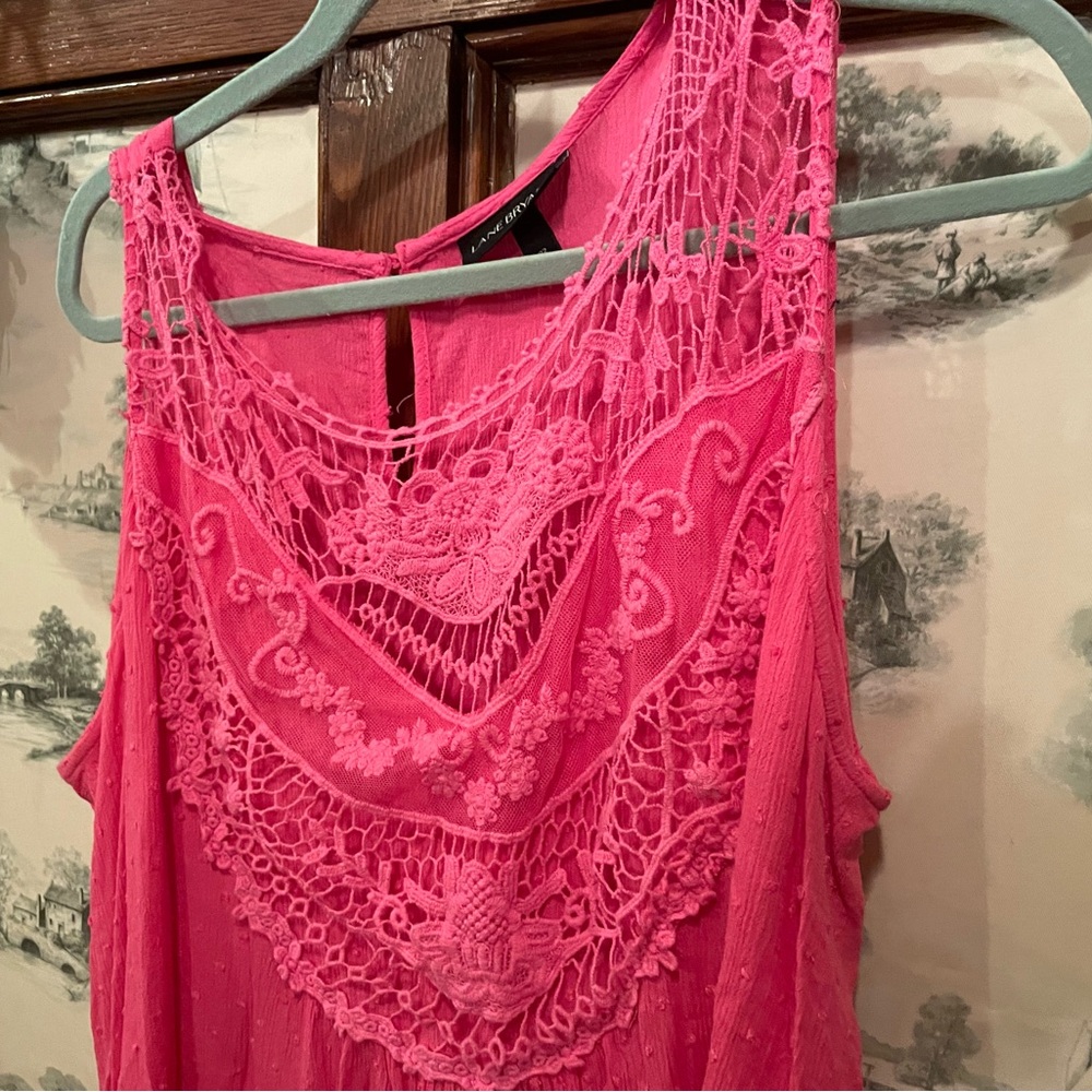 Gorgeous LB lane Bryant hot pink crochet dress top sleeveless swing. Size 22